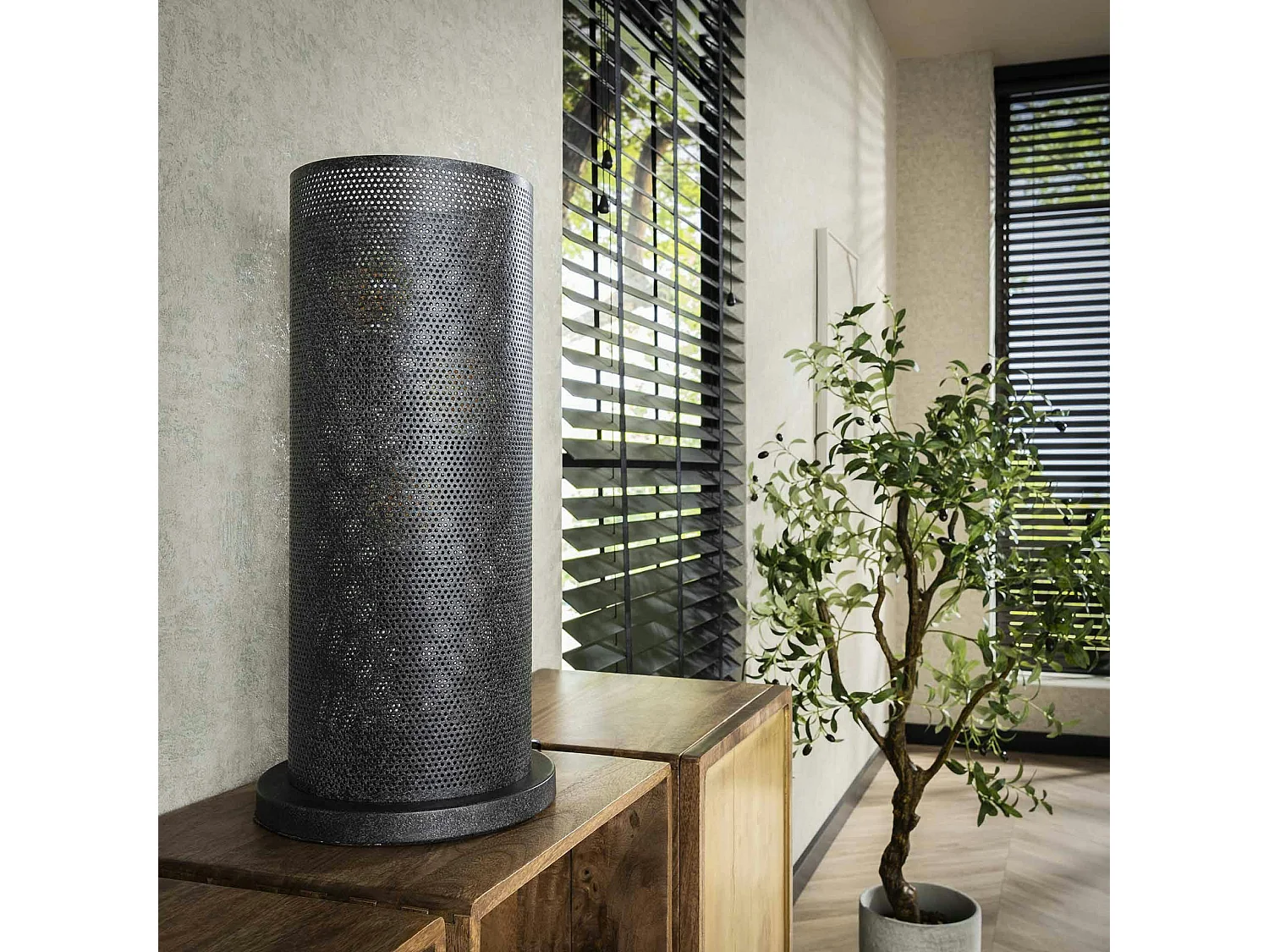 Lampe à poser design en métal noir perforé RALF