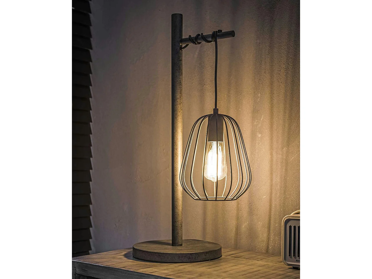Lampe industrielle à poser métal vieilli H66 cm TRIBECA
