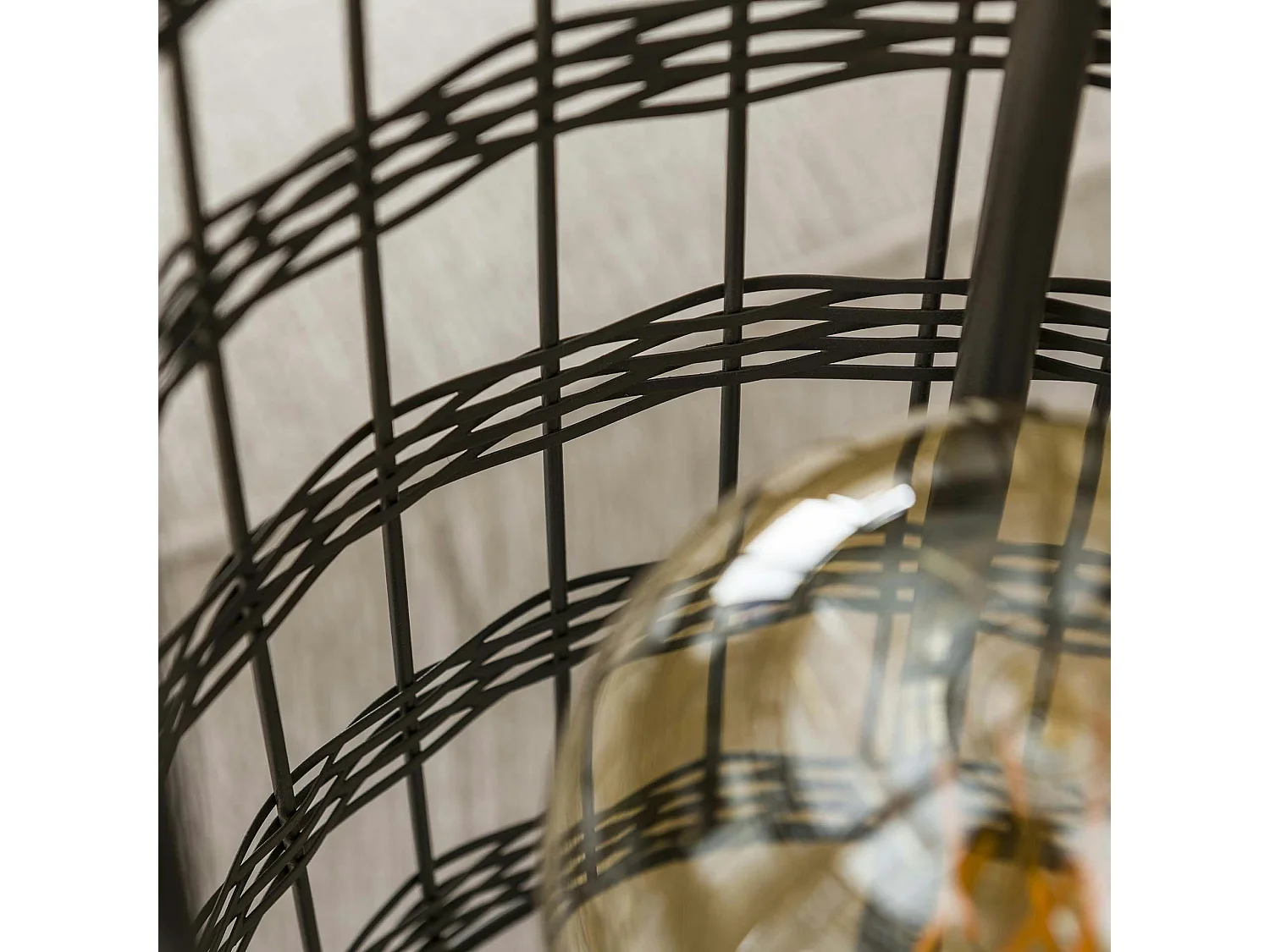 Lampadaire de salon avec cannage en métal NOVA