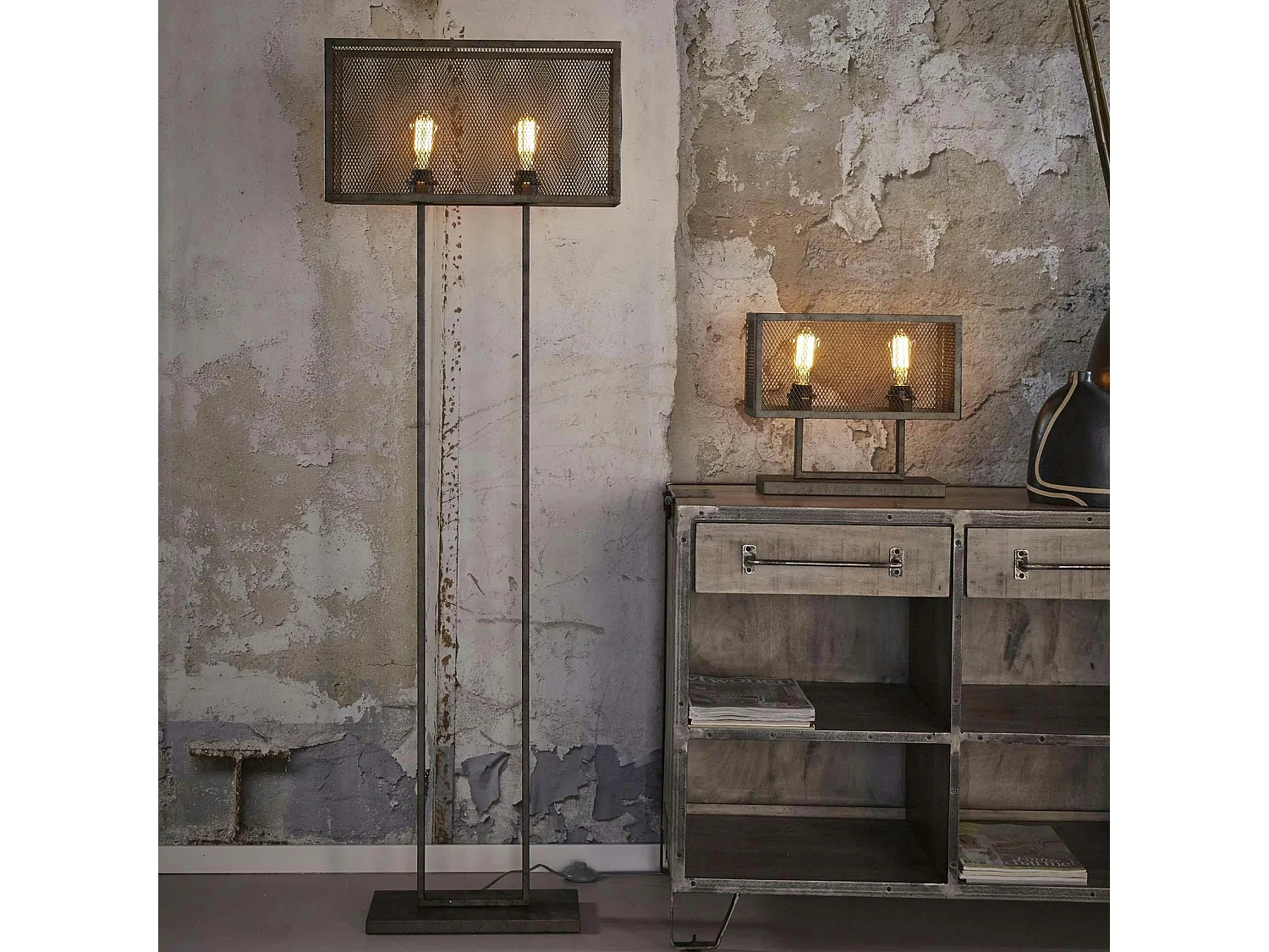 Lampadaire industriel grillagé forme rectangle RALF