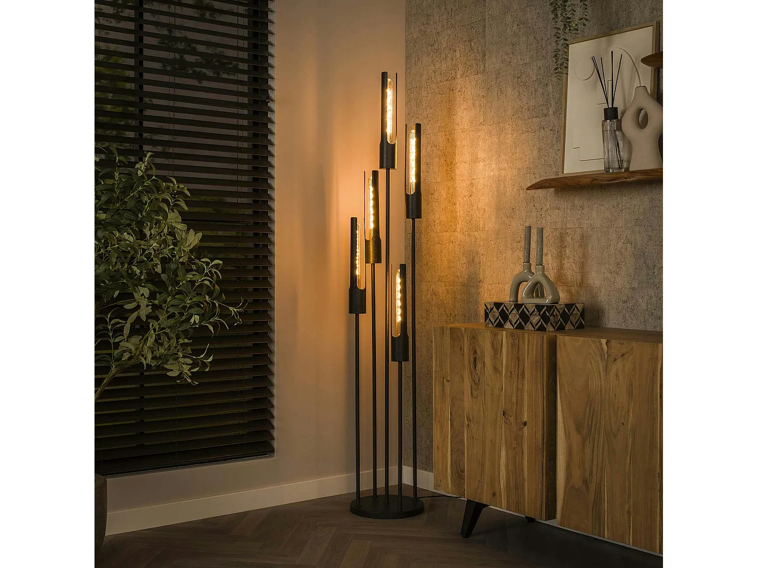 Lampadaire noir avec 5 abat-jour forme tube RALF