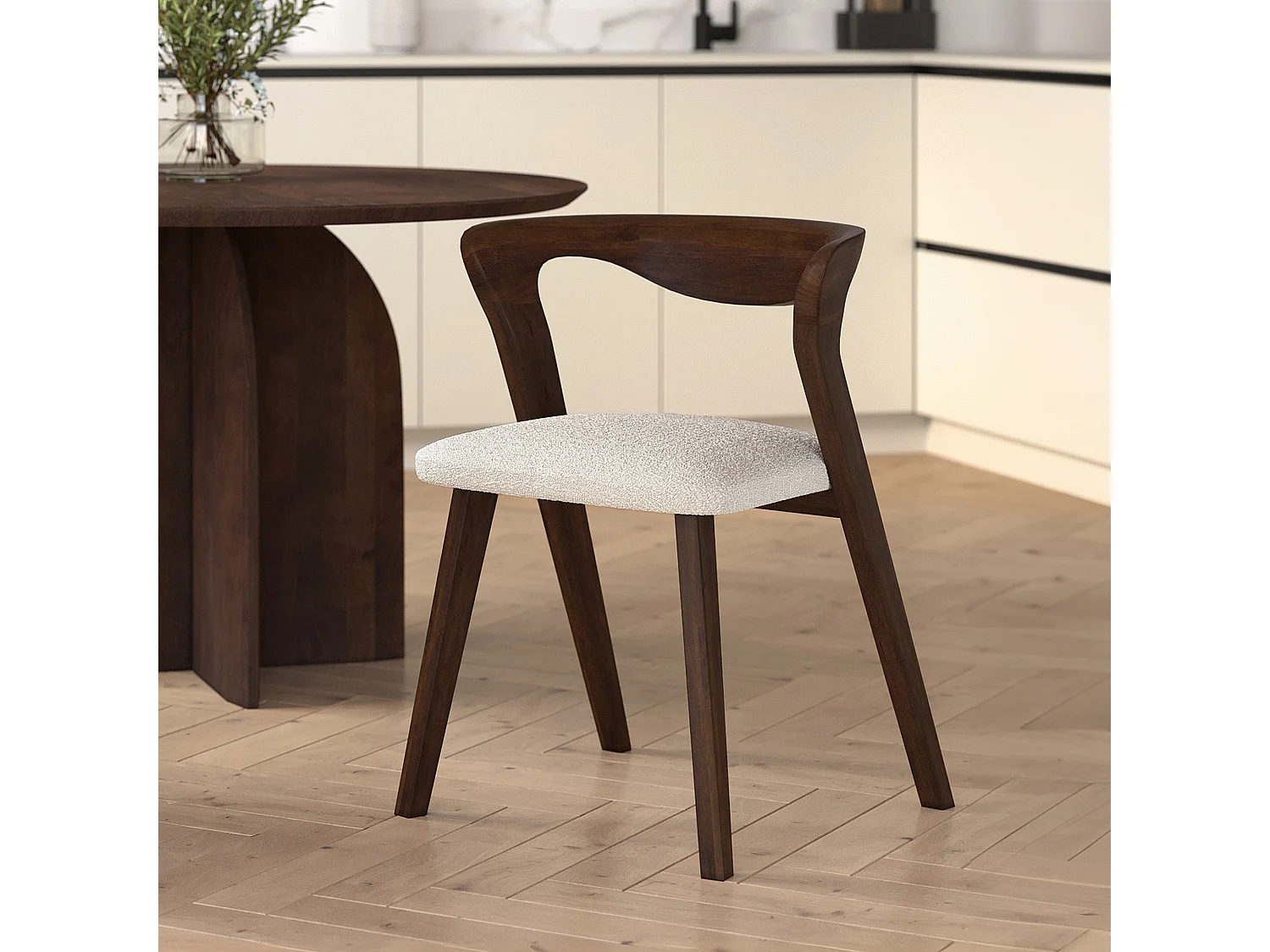 Silla de madera de hevea oscura y tejido bouclé crema - Vega