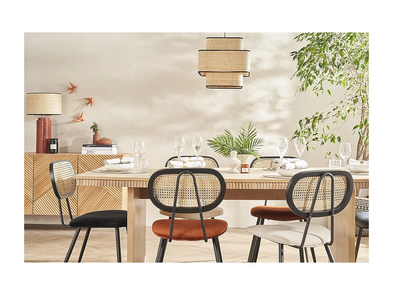 Chaises design noires en tissu velours, métal et cannage rotin naturel (lot de 2) TOLMA