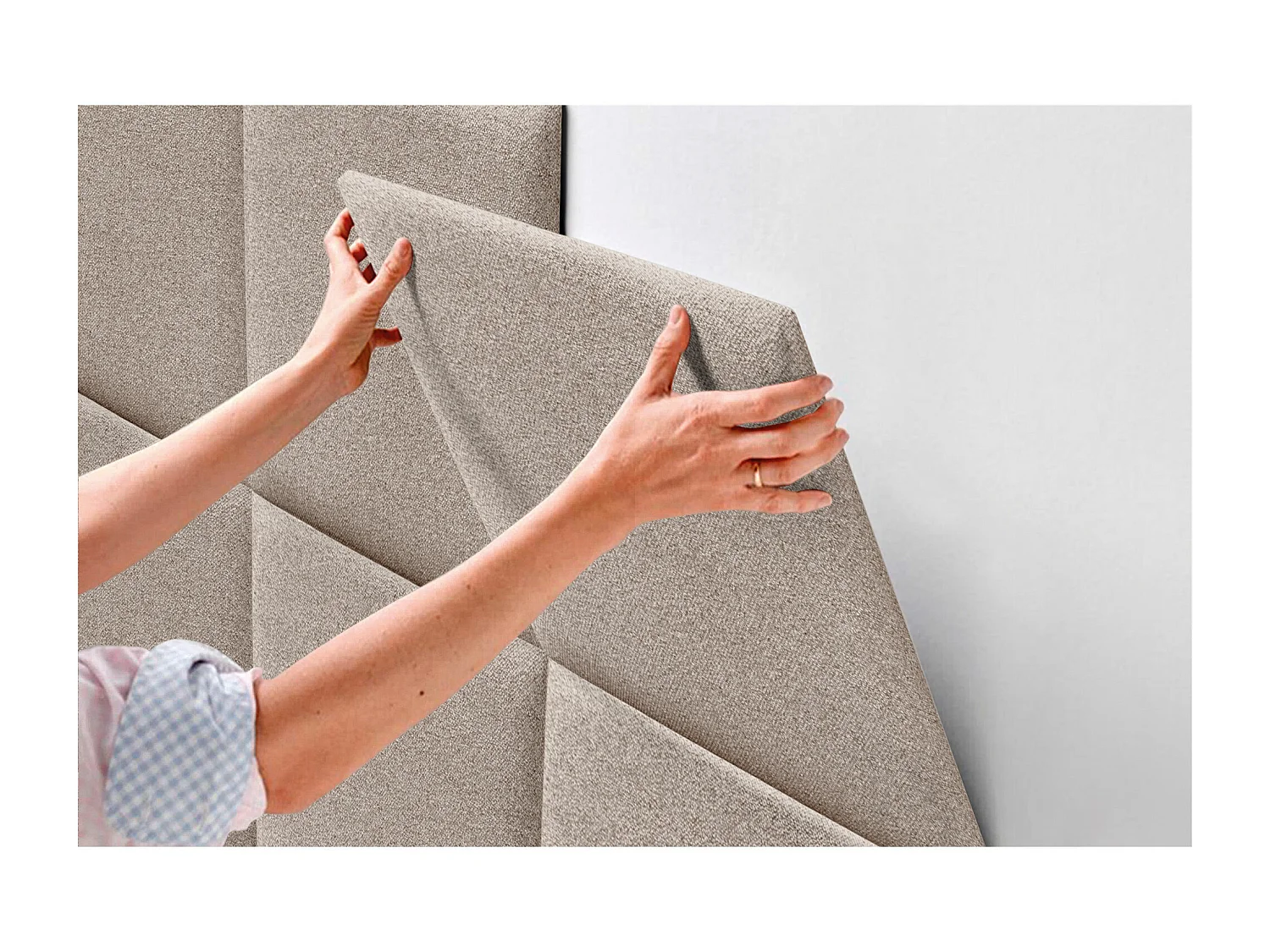 DHOME Tête de lit tapissée en tissu Aqualine composée de panneaux de lit autocollants interchangeables pour chambre de luxe (Sable, 105 cm)