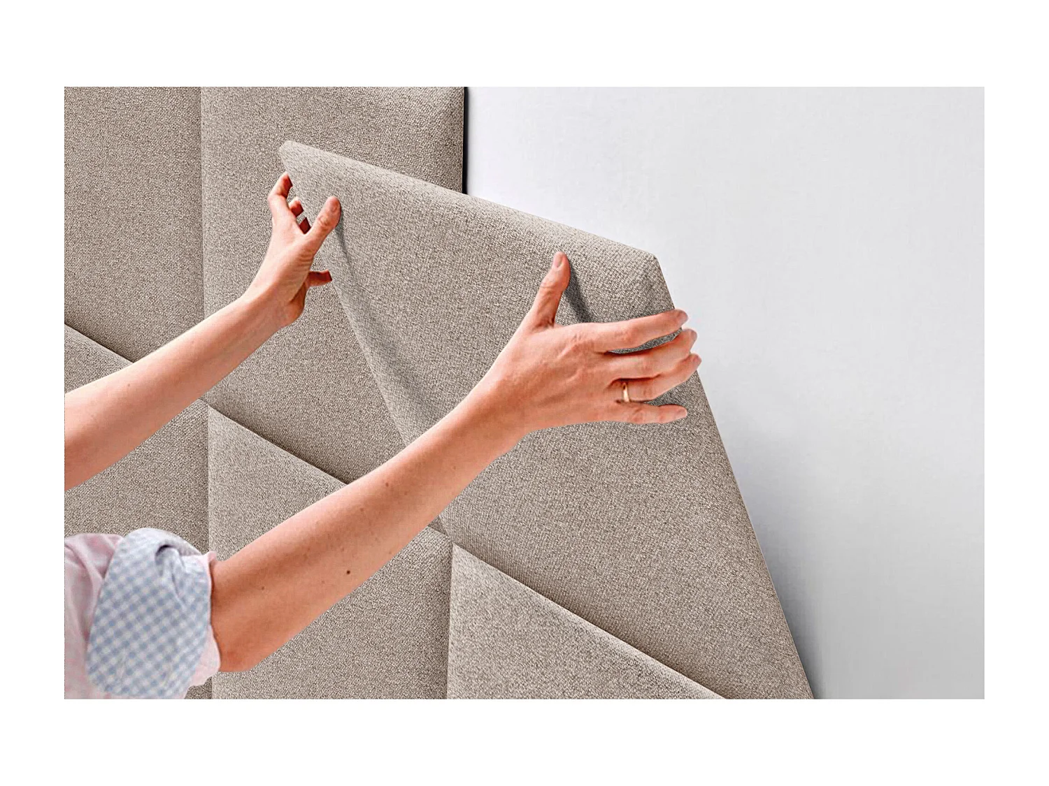 DHOME Cabecero Tapizado en Tela Acualine Compuesto de Paneles Autoadhesivos Intercambiables de Cama Lujo Dormitorio Acolchado (Arena, 150cm)