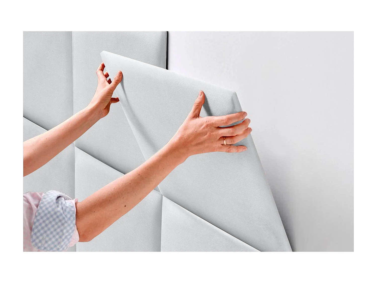 DHOME Tête de lit tapissée en tissu Aqualine composée de panneaux de lit autocollants interchangeables pour chambre de luxe (Blanc, 105 cm)