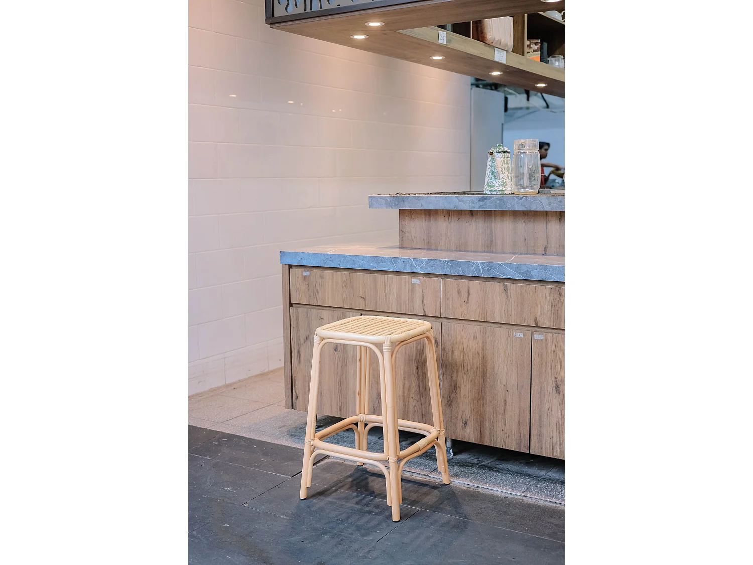 Lot de 2 tabourets de bar en rotin naturel et tissu beige