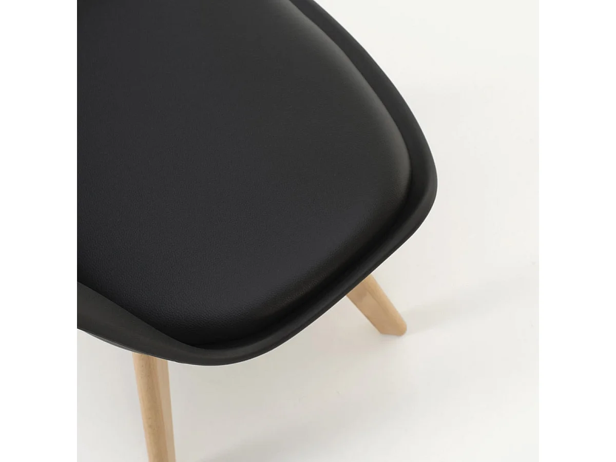 Juego de 4 sillas de comedor acolchadas en madera y PVC modelo Miriam - Negro