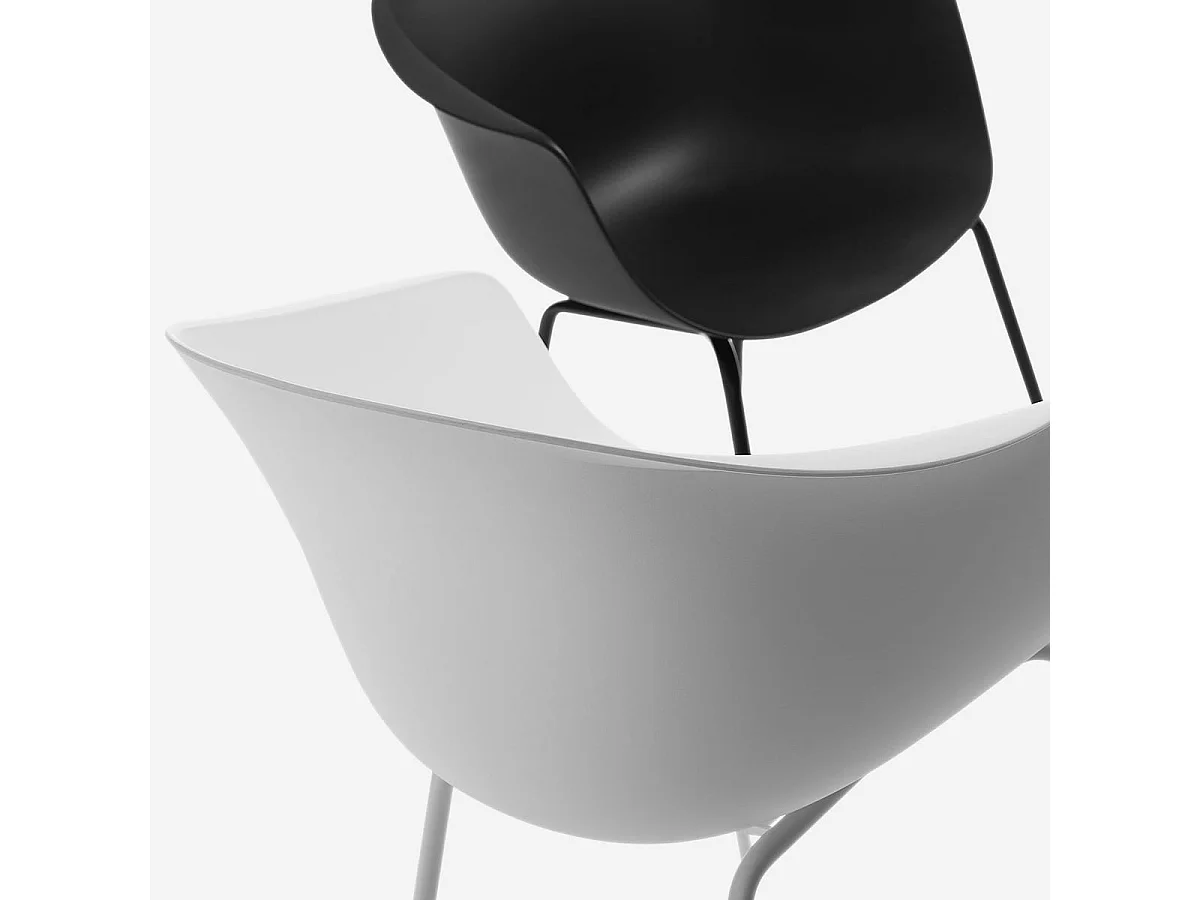 Set 2 sedie moderne con braccioli in metallo e polipropilene Polly - Nero