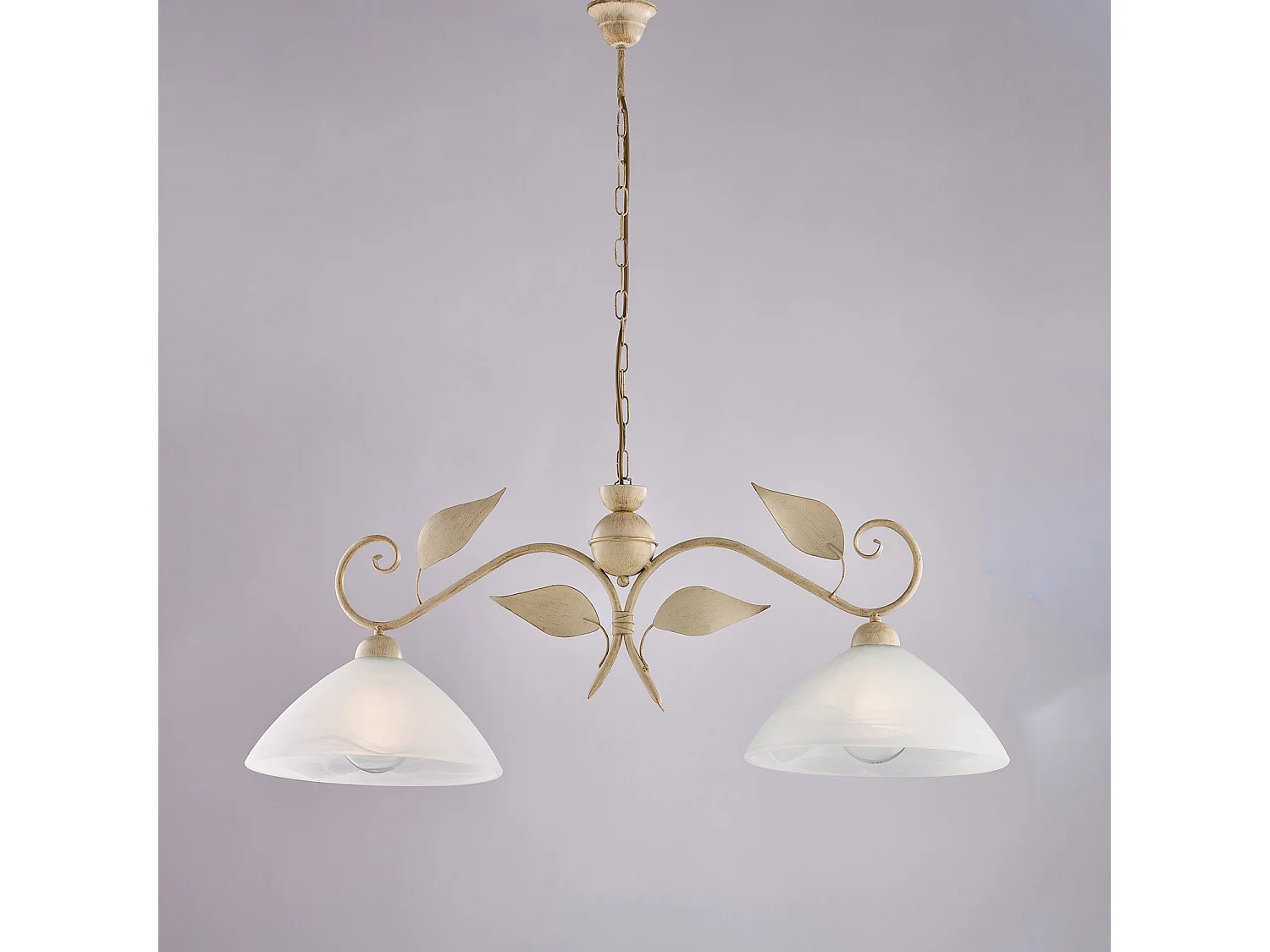 Lustre Esse fer ivoire, déco or antique, verre albâtre d.30, 2 lumières 96x30 cm, style classique discret et raffiné