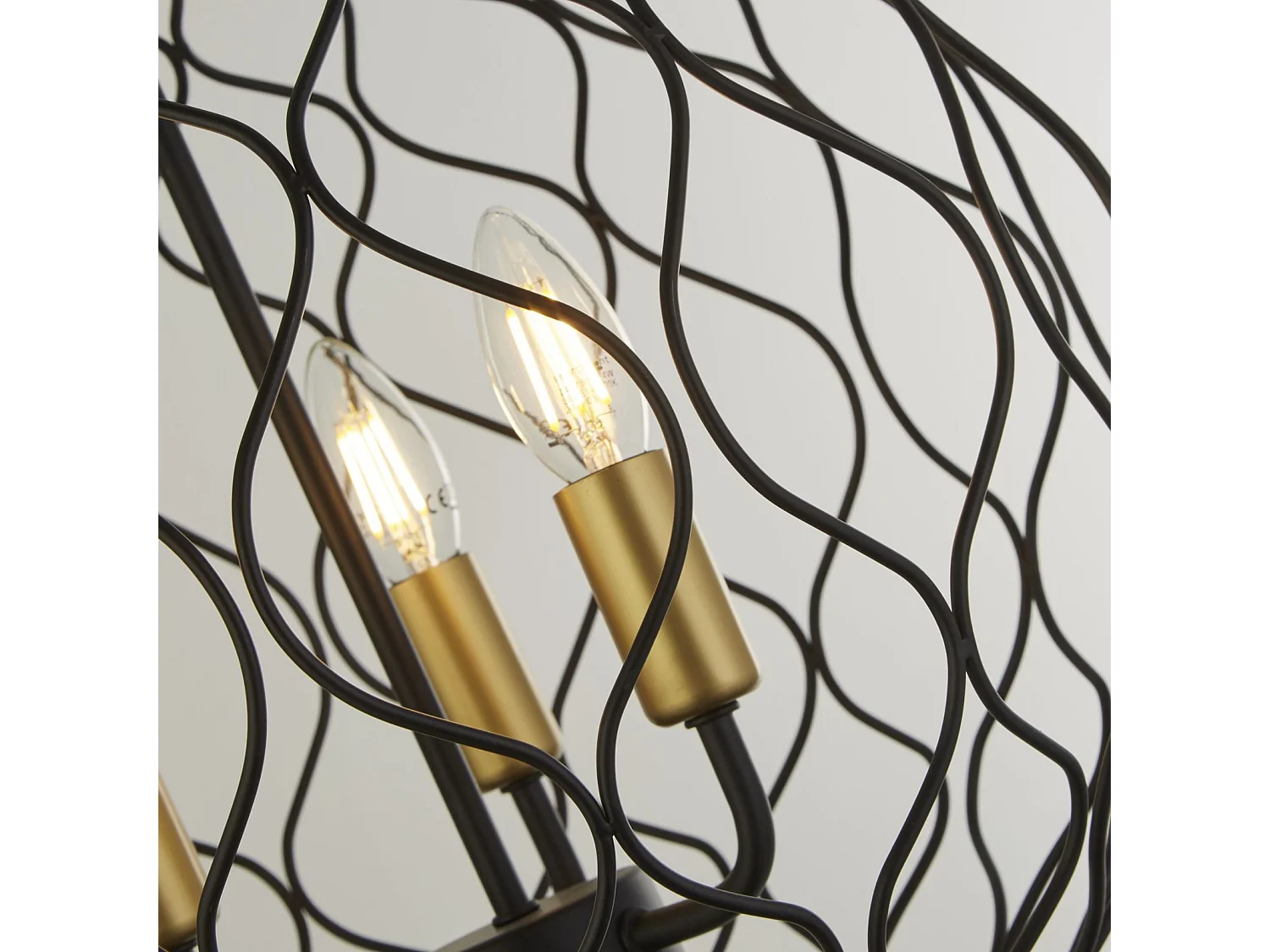 Searchlight FINESSE 3 ljus rund takhngsmycke - svart med guldlamphllare