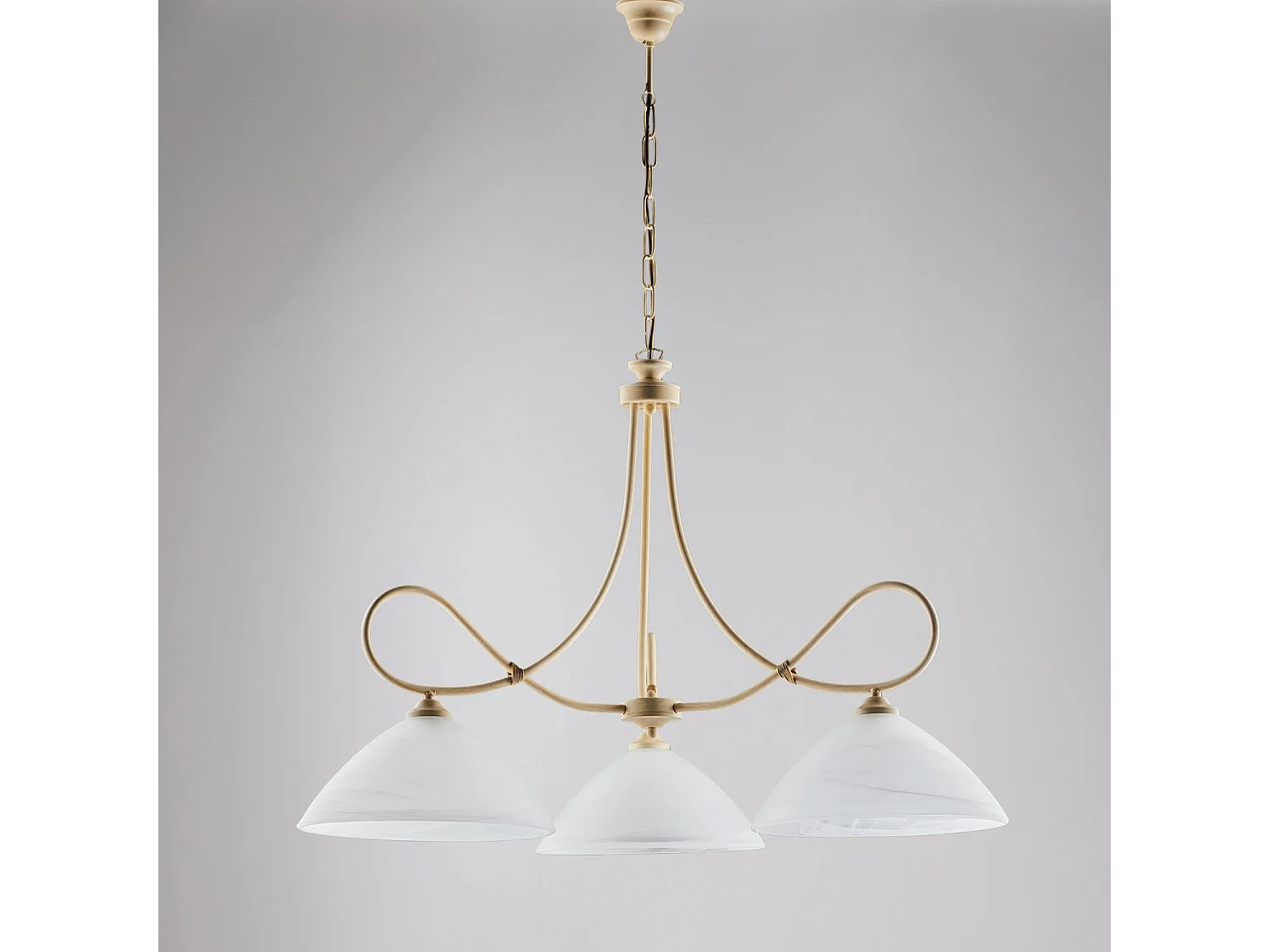 Lustre Dallas ivoire, effet décapé et or antique, verre albâtre d.13, 3 lumières, éclairage élégant et discret