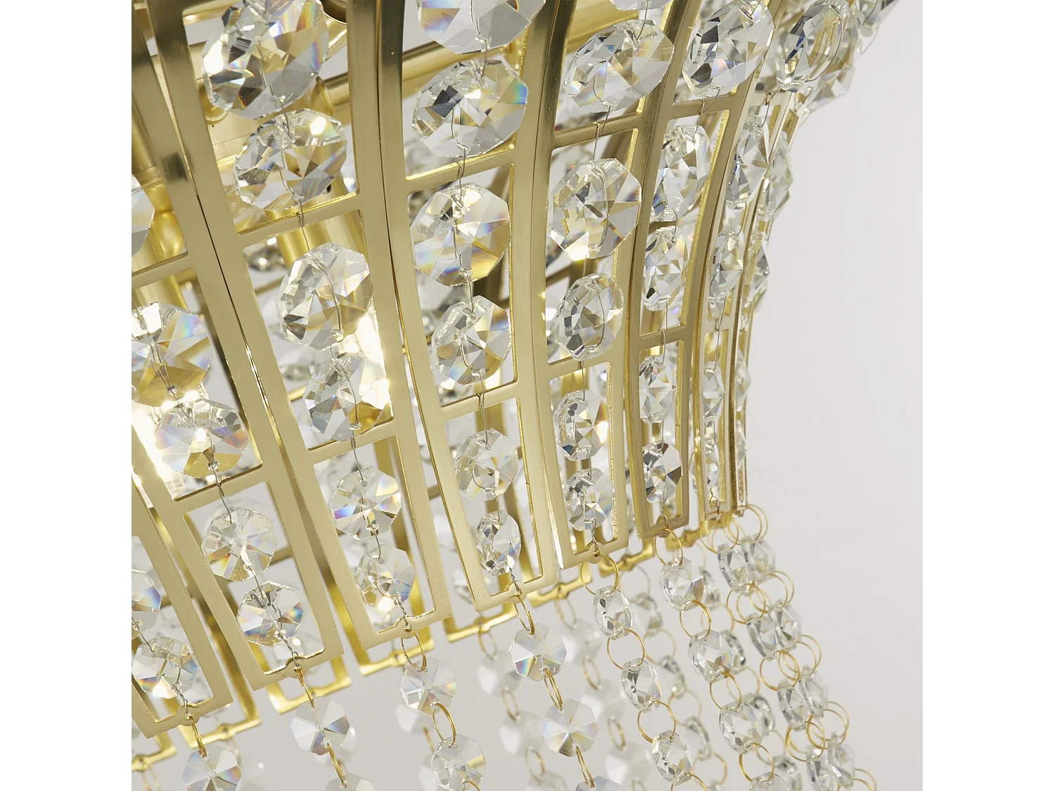 Searchlicht Gemma 8-flammige runde Pendelleuchte aus satiniertem Messing, klarem Kristall