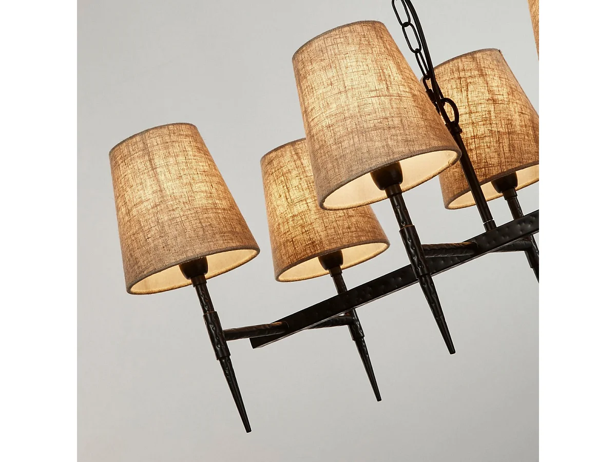 Searchlicht Gothic 8-Licht-Bar-Anhänger, gehämmertes Schwarz, natürliches Leinen