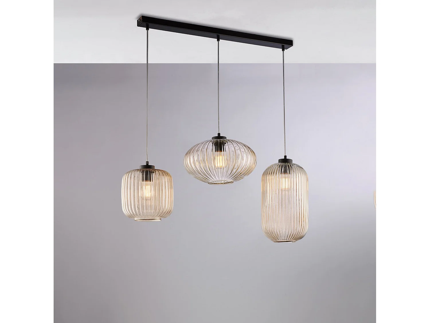 Belight -  Glamour – Schiene schwarz, Glas amber mit Streifendekor, L83x30, 3-flammig – BL322-BIN3-AM