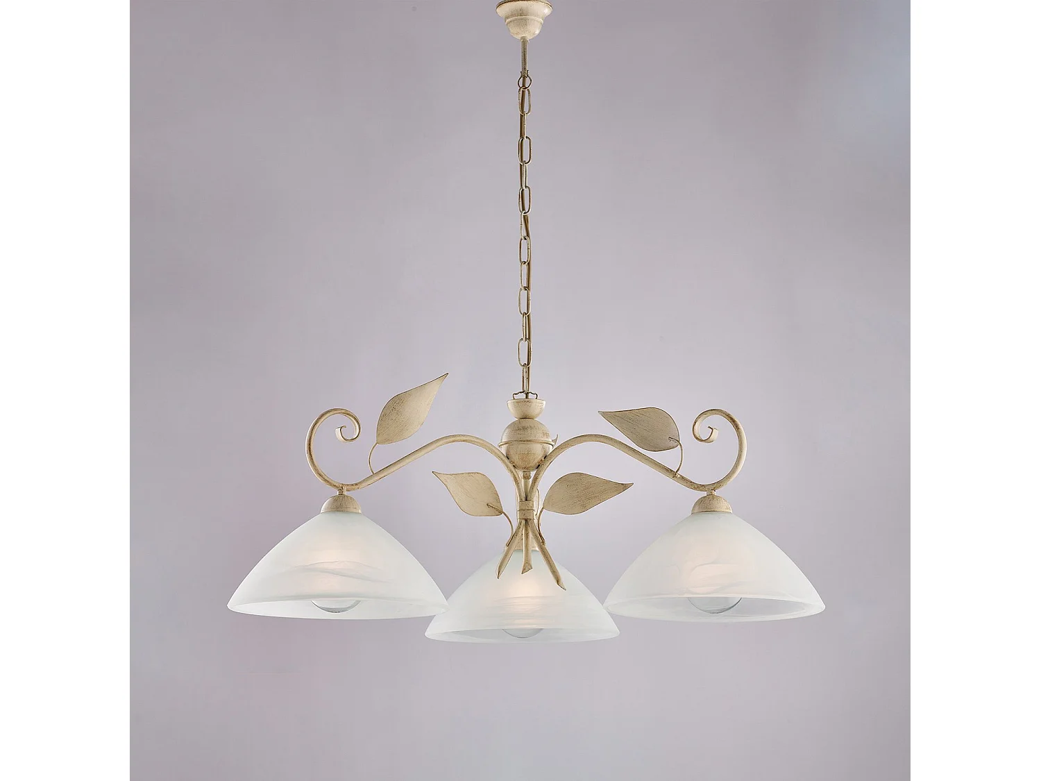 Lustre Esse fer ivoire, déco or antique, verre albâtre d.30, 3 lumières 96x79 cm, idéal pour espaces classiques