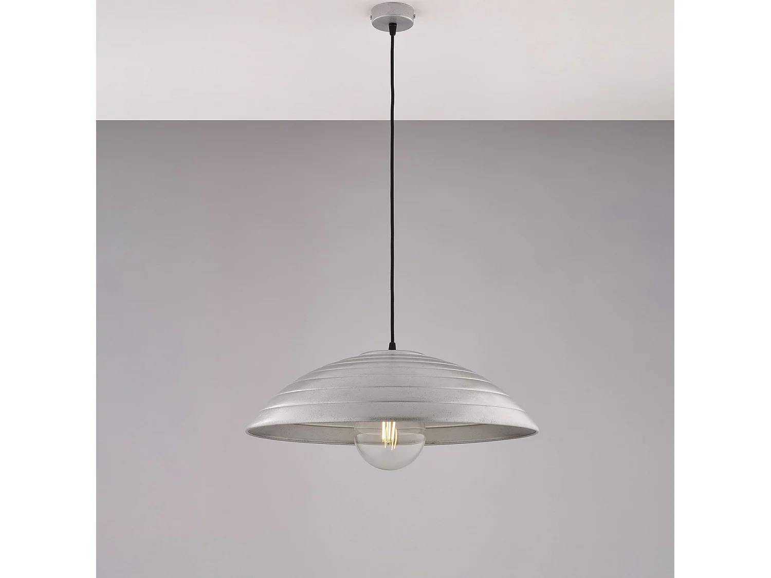Suspension Expéditeur d.50 cm, fer noir, déco argent antique, câble tissu réglable, 1 lumière, design sobre et chic
