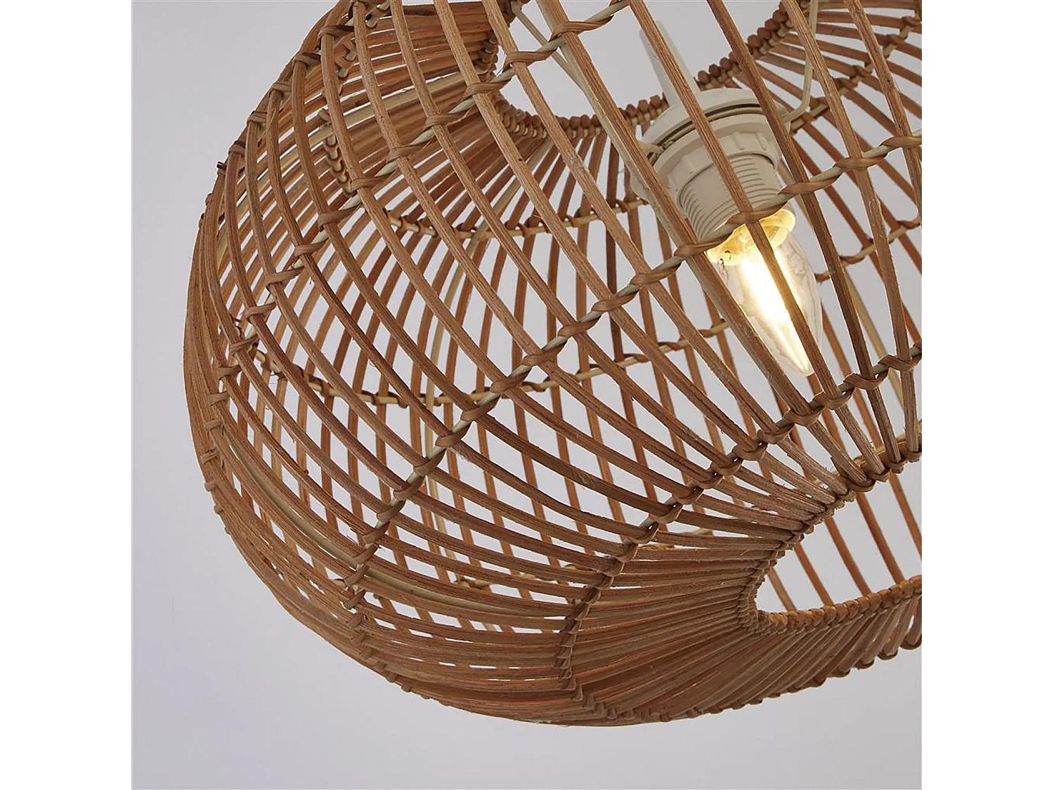 Searchlight Bali1 ljus hängsmycke, rottingskärm, svart upphängning