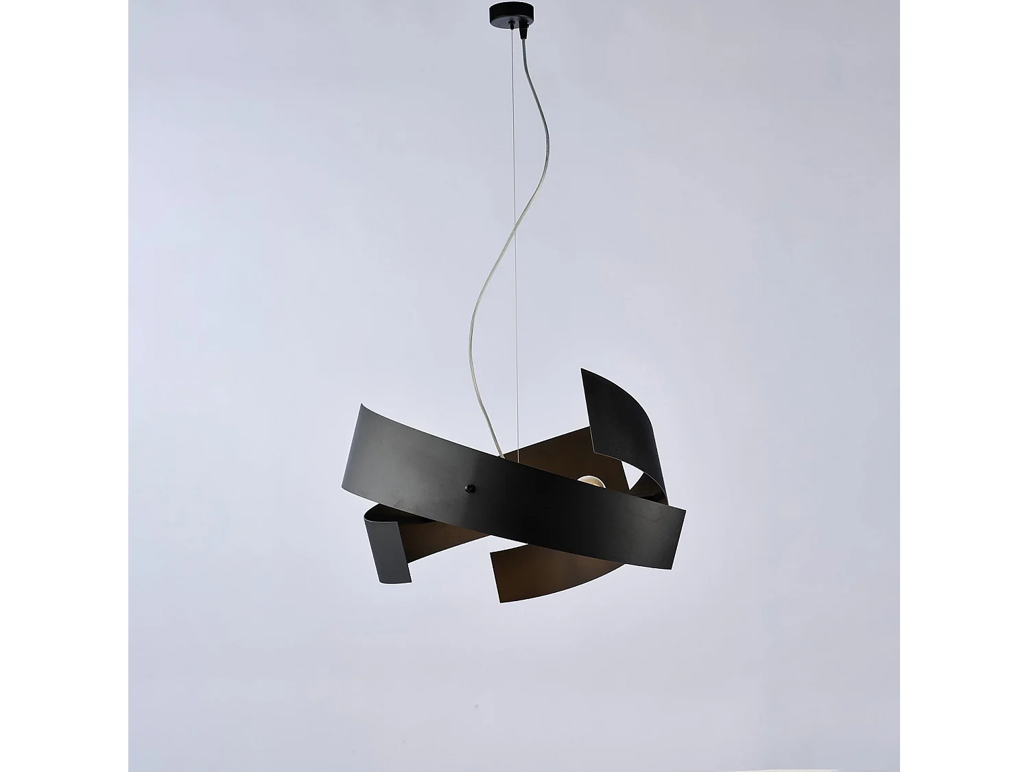 Elisa Suspension en fer découpé laser laqué noir avec câble acier réglable 3 lumières 128 d.57 BL226-3-NR