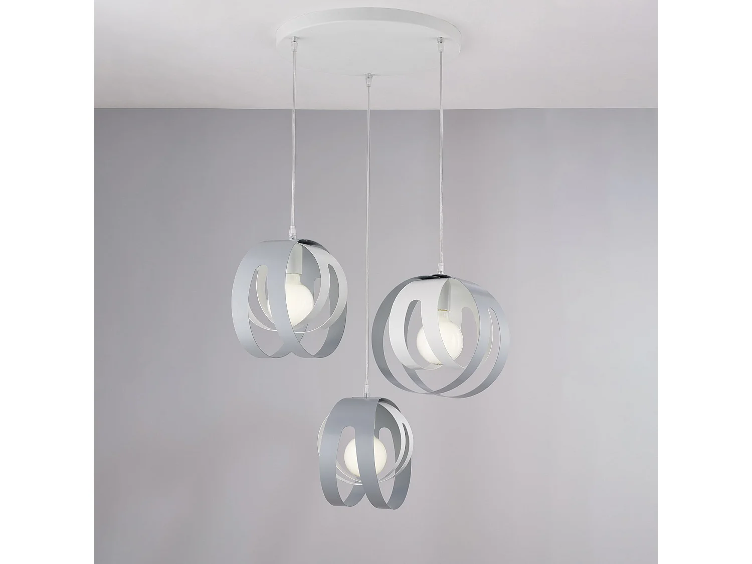 Tobias Suspensión con rosetón circular y difusores cortados a láser en hierro lacado blanco y gris con cable eléctrico orientable 3 luces 133 Ø55