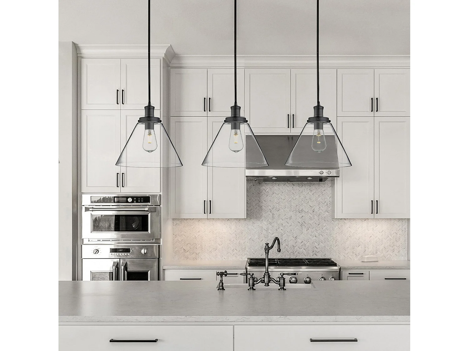 Searchlight Pyramid - Sospensione a soffitto a 1 luce a cupola nero opaco con paralume in vetro trasparente, attacco E27