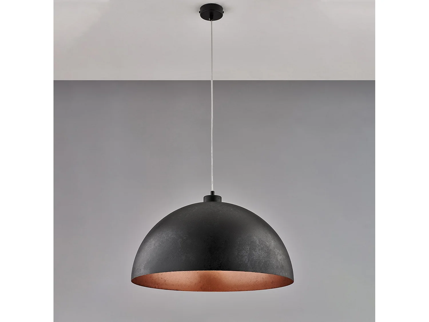 Suspension Marcus d.50 cm, fer noir, intérieur cuivre antique, câble réglable, finition noire élégante, 1 lumière