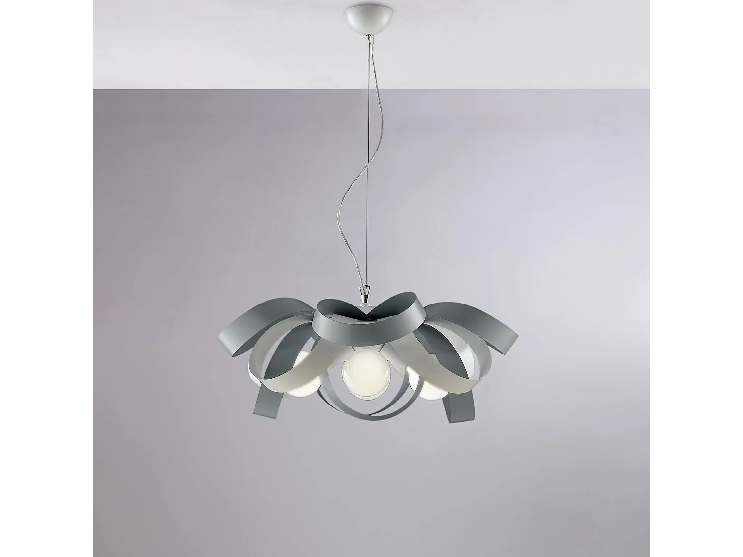 Primula Suspension en fer laqué blanc et gris avec câble acier orientable 4 lumières 138 d.66 BL145-4-BG