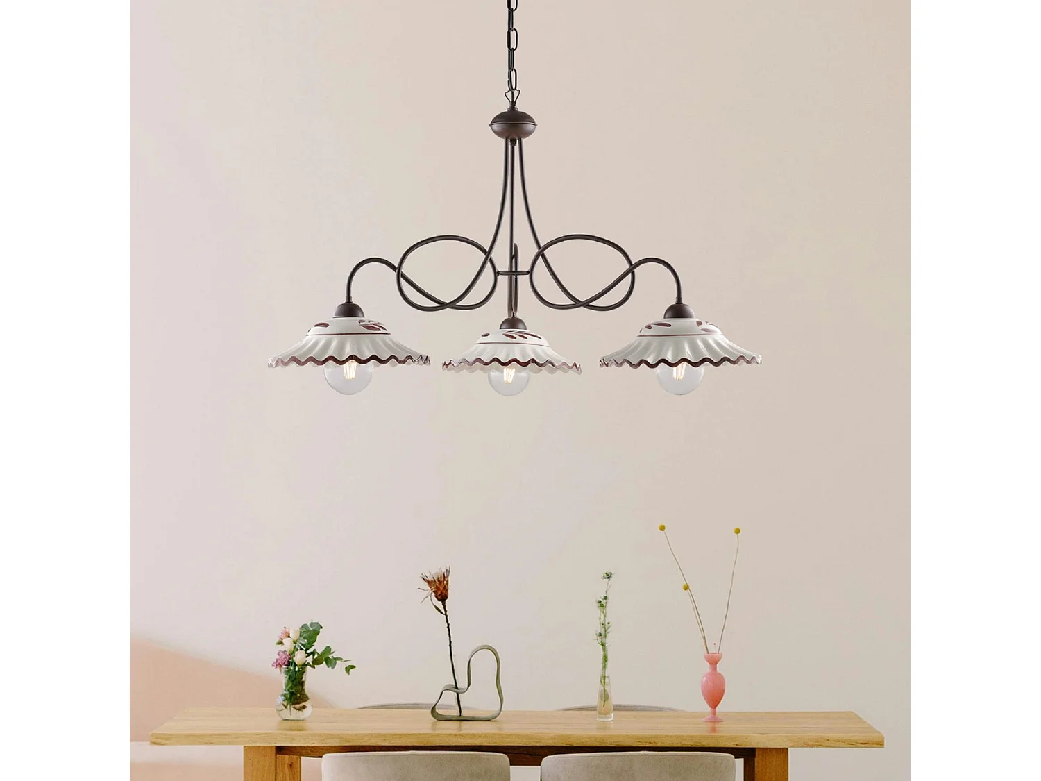 Lustre Bistrot fer noir, décor rouille, diffuseurs céramique d.30, blanc et marron, 3 lumières, déco rustique