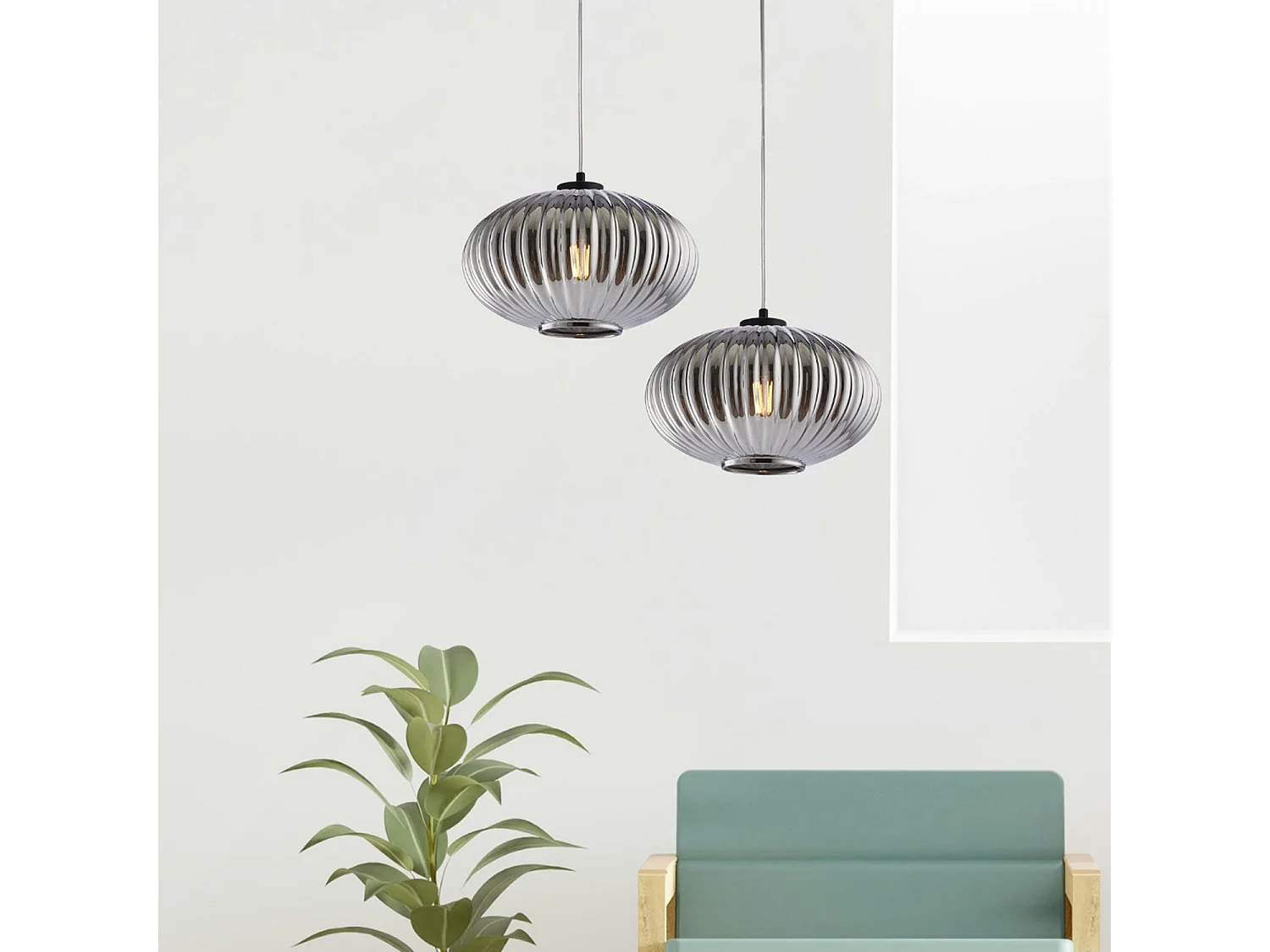 Lámpara colgante Ginger negra con cable orientable y difusor de cristal espejo gris con relieve