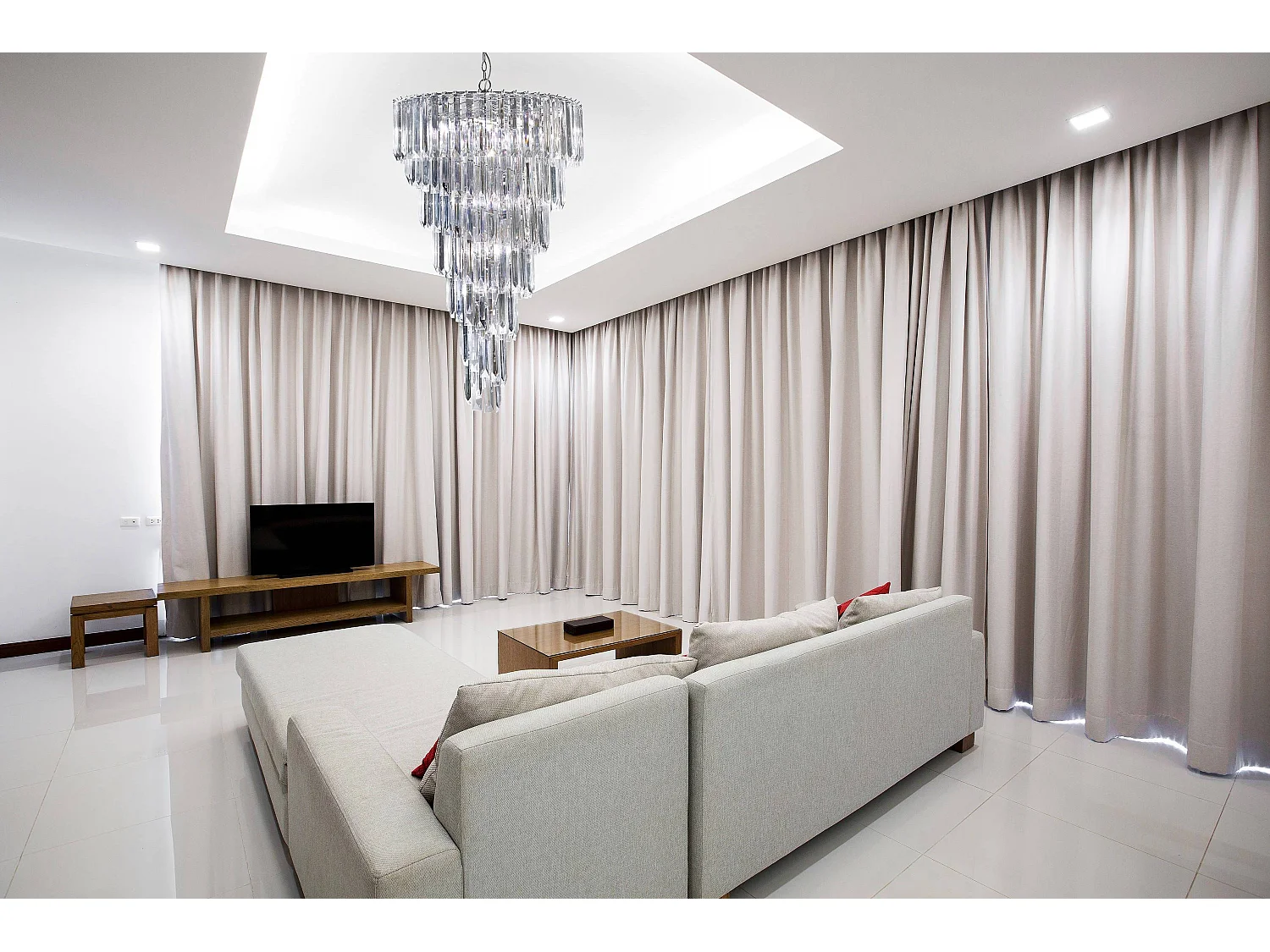 Searchlicht Sigma - 9 Leichtes Kronleuchter-Chrom-Finish mit Acrylkristallen, E14