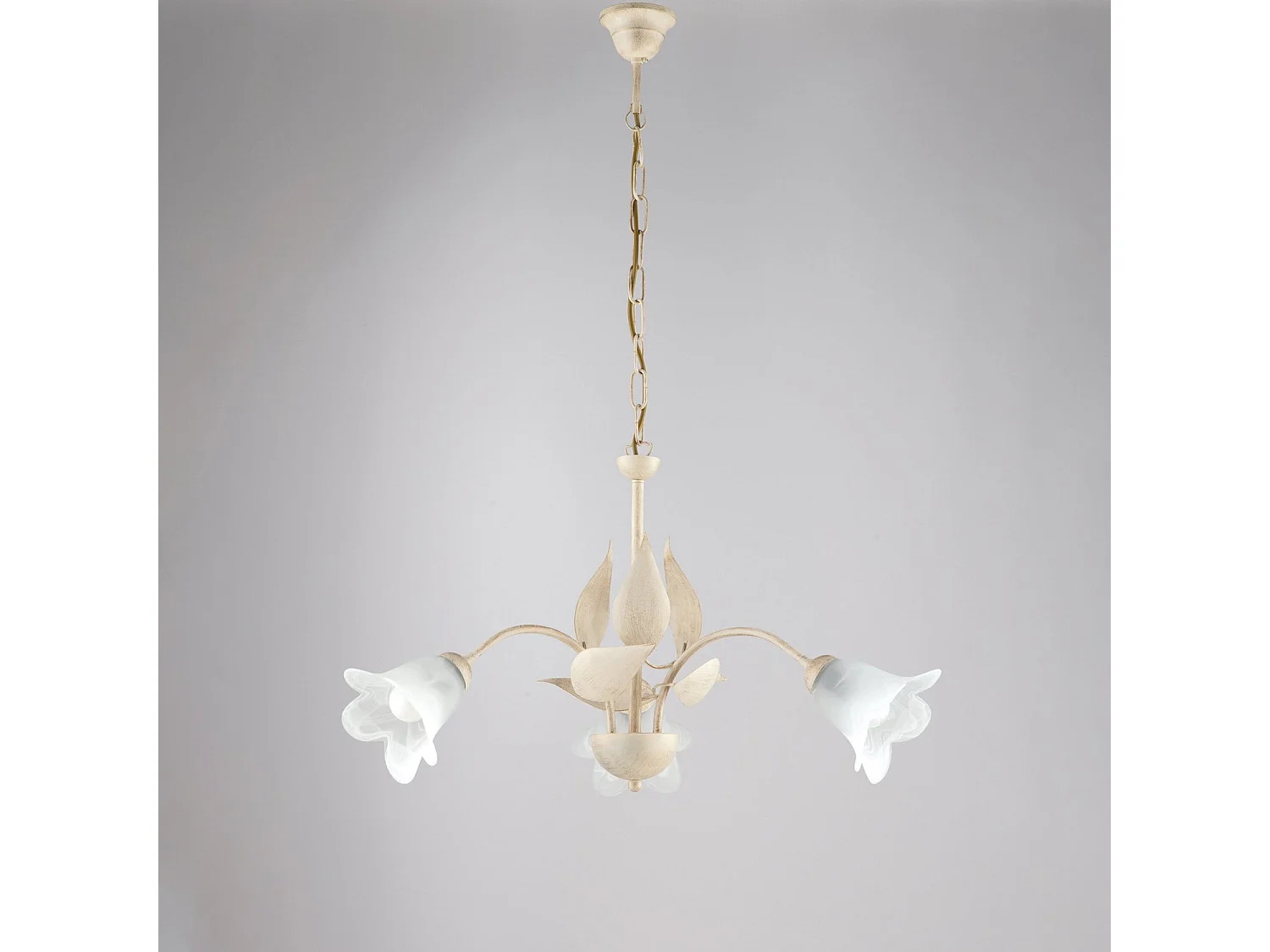 Lustre Olga fer ivoire, déco or antique, verre albâtre d.14, 3 lumières d.60 cm ambiance douce et classique