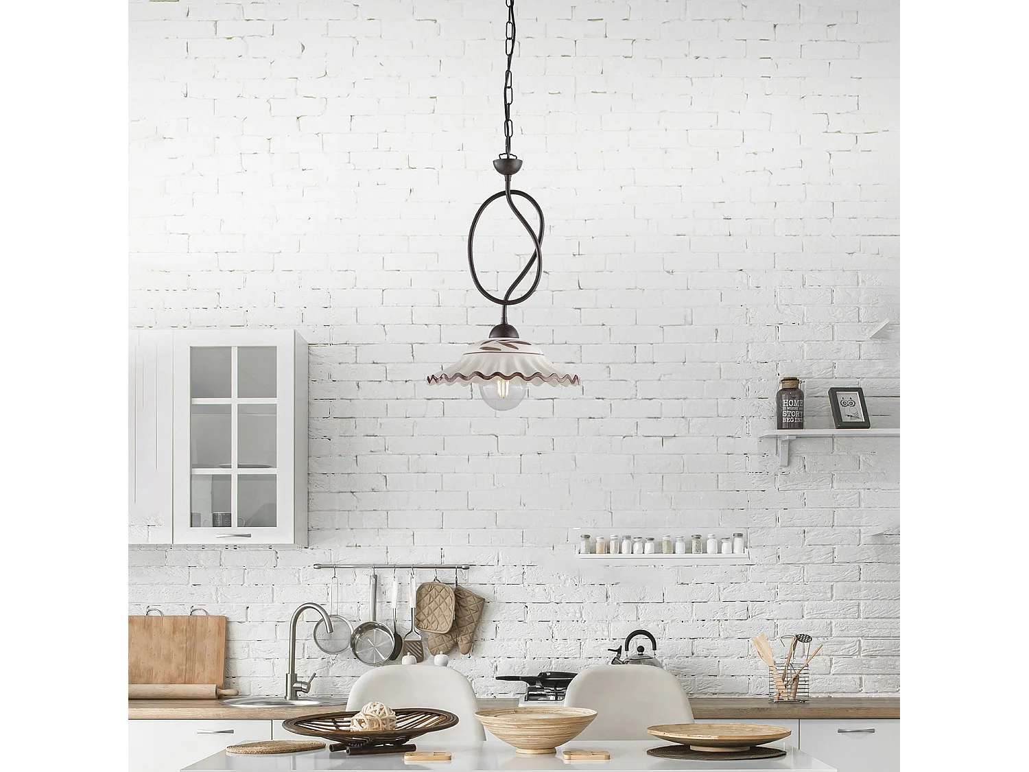 Lustre Bistrot fer noir, décor rouille, diffuseur céramique d.30, 1 lumière, design artisanal blanc/marron