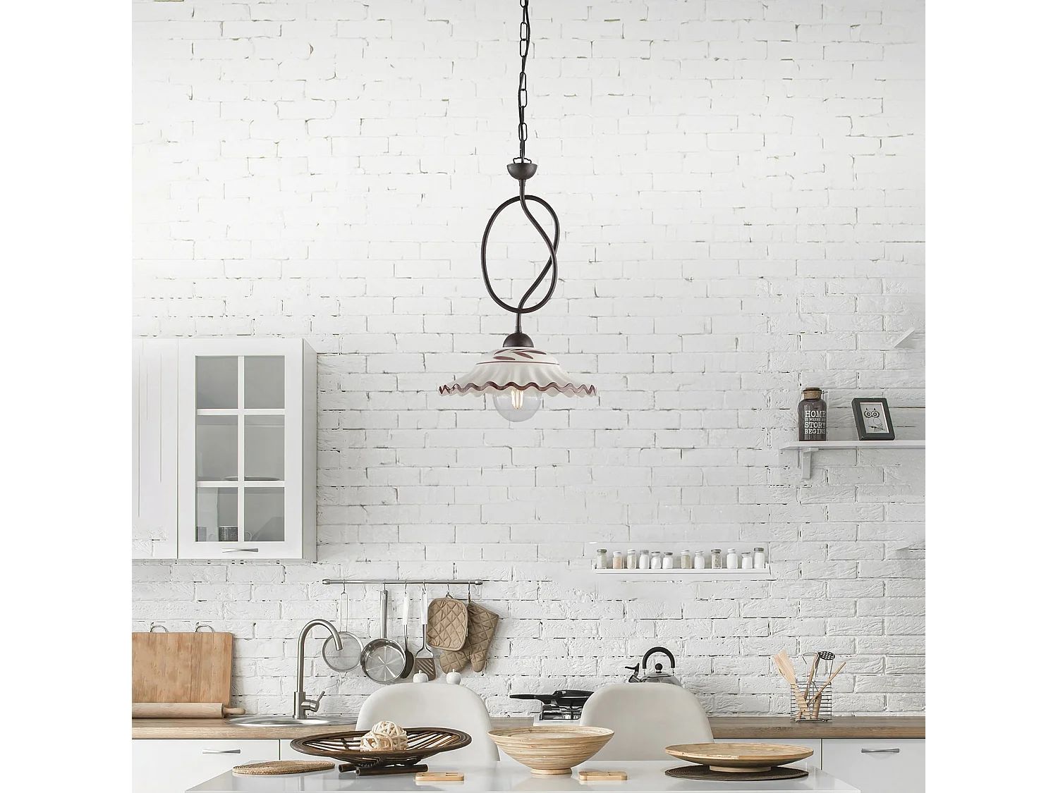 Lustre Bistrot fer noir, décor rouille, diffuseur céramique d.30, 1 lumière, design artisanal blanc/marron