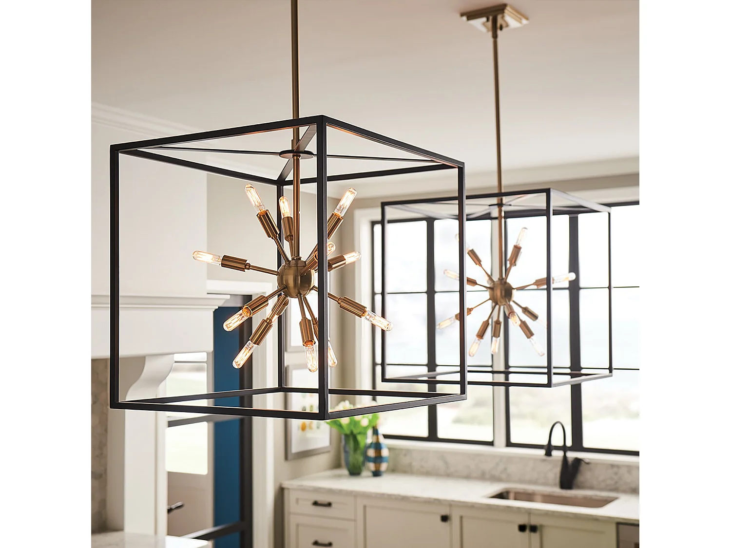 Aros Lisa McDennon di Hinkley Lampada a sospensione a 12 luci nera e ottone caldo
