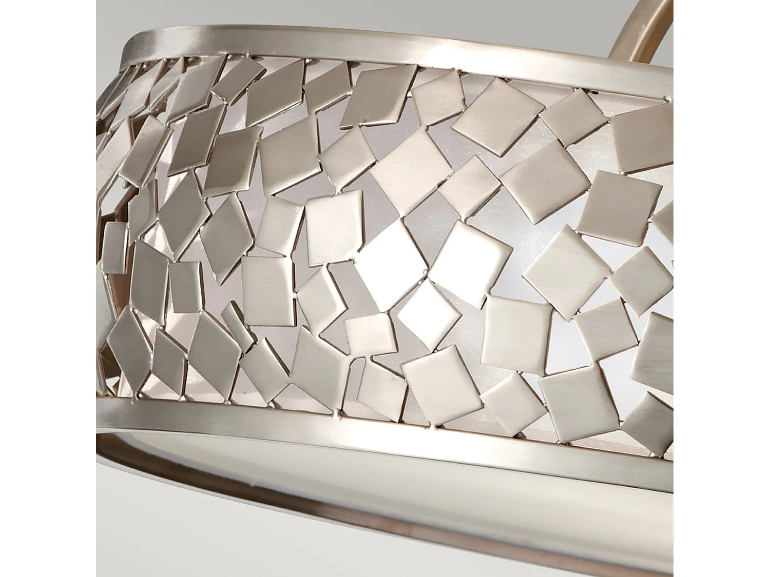 Lampada a Soffitto 4 Luci Rama In Acciaio Nero A Bracci E Sfere In Vetro Opalino