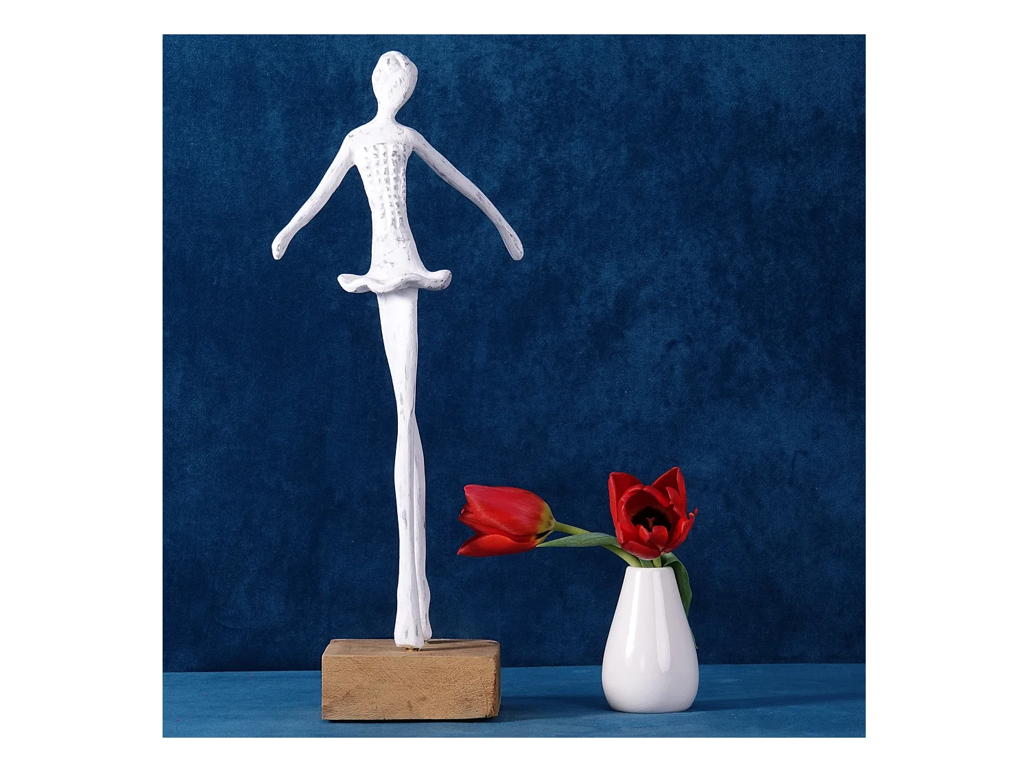 SCULPTURE BALLERINE III Bois de mangue blanc-nature