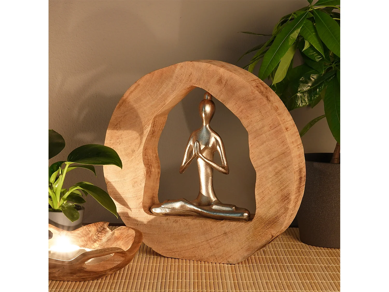 SCULPTURE Journal de yoga Socle en bois de mangue argent-nature