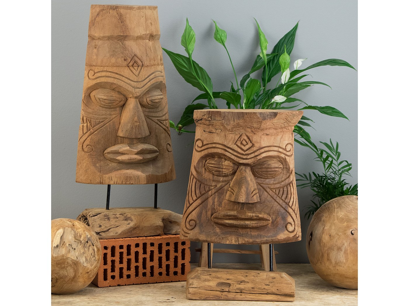 Buffet 3 Portes en Bois Massif Sculpté