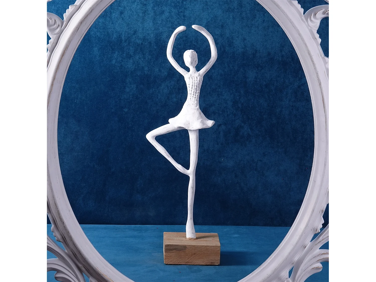 SKULPTUR-SET Ballerina 3-tlg. verschiedene Posen, Naturholz-Sockel weiß
