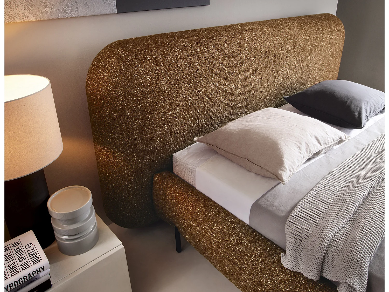 Lit coffre Booby prestige – Velours moderne et rangement optimisé-Couleur Jaune chamoix-160x200