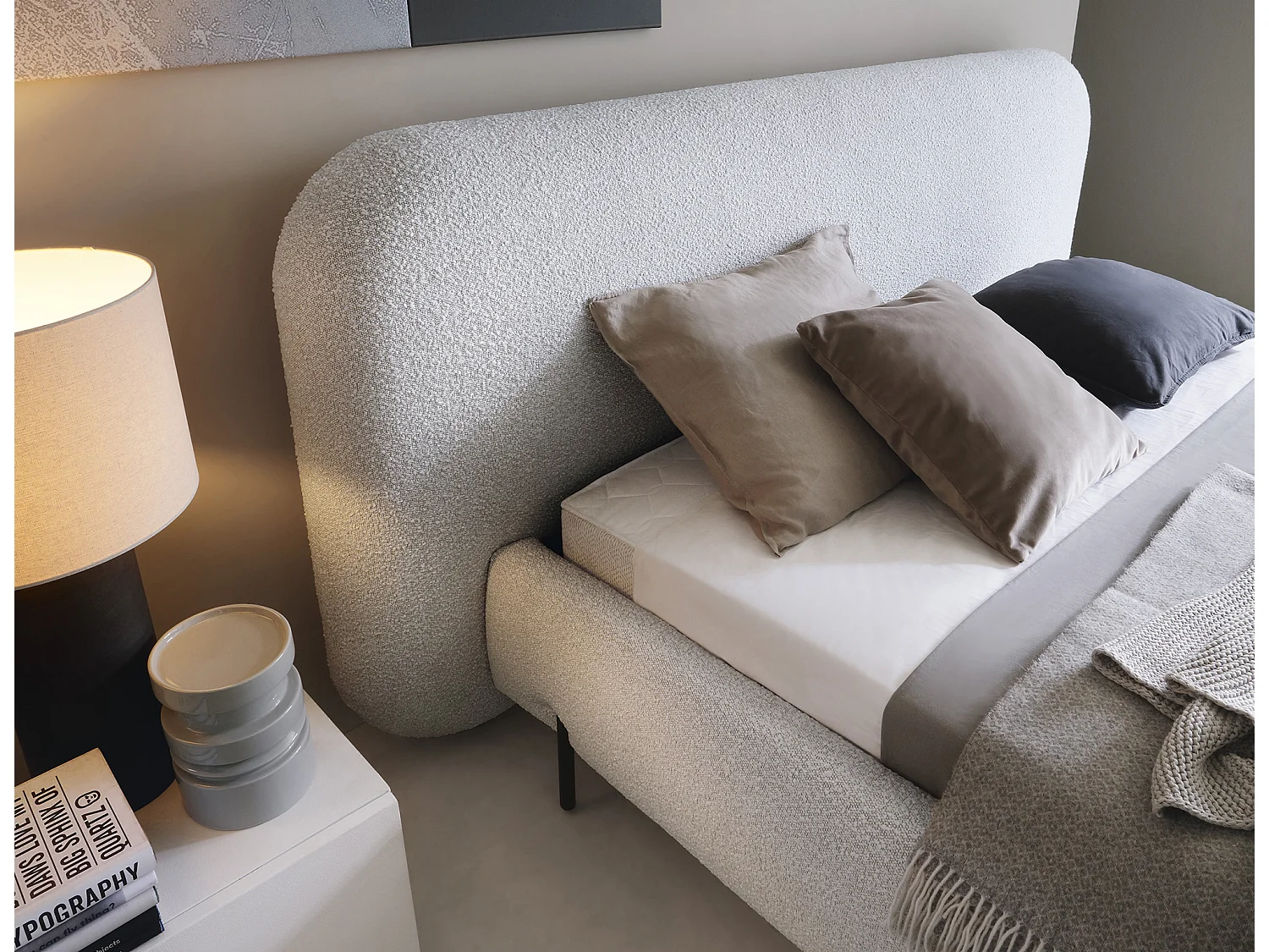 Lit coffre Booby prestige – Velours moderne et rangement optimisé-Couleur Gris clair-160x200