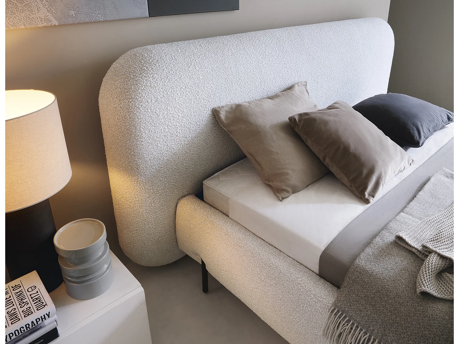 Lit coffre Booby prestige – Velours moderne et rangement optimisé-Couleur Crème-160x200