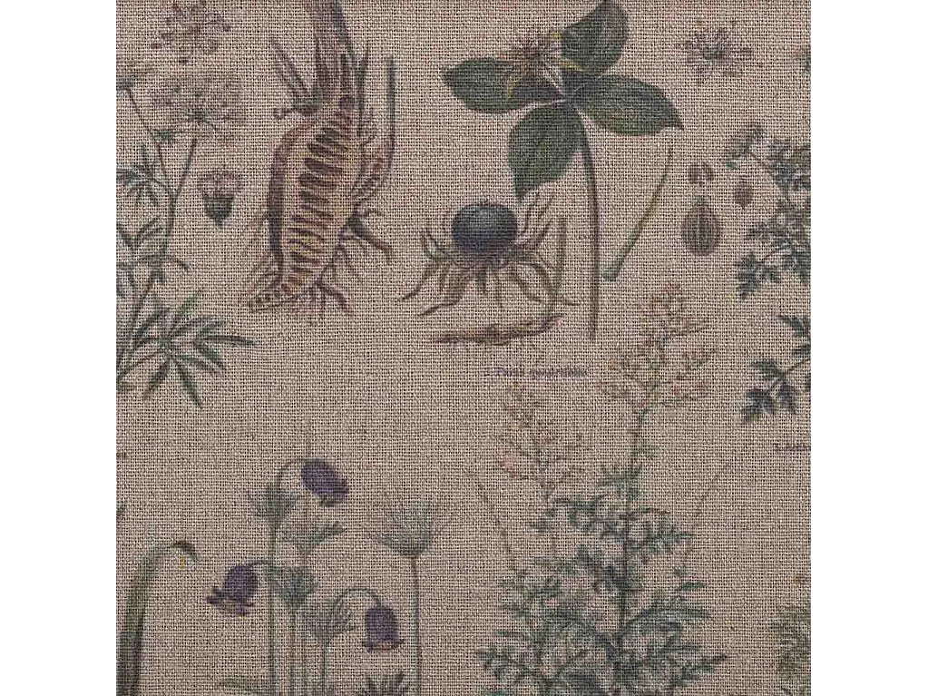 Rahmen aus Holz und bedrucktem Stoff