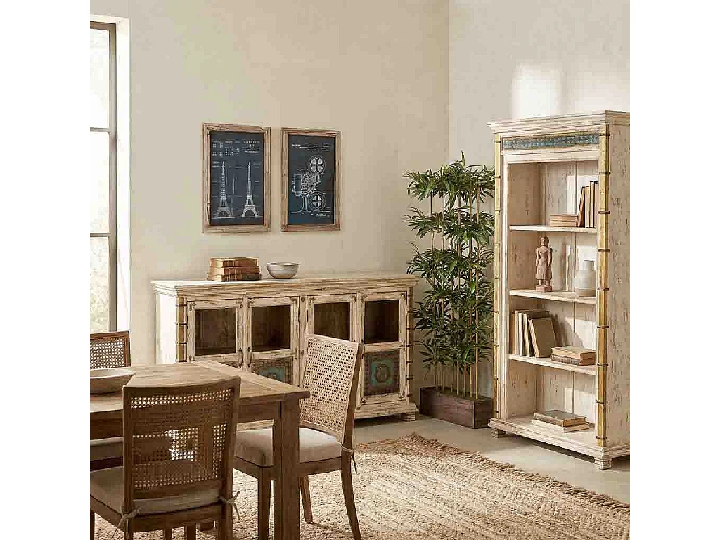 Rahmen aus Holz und bedrucktem Stoff