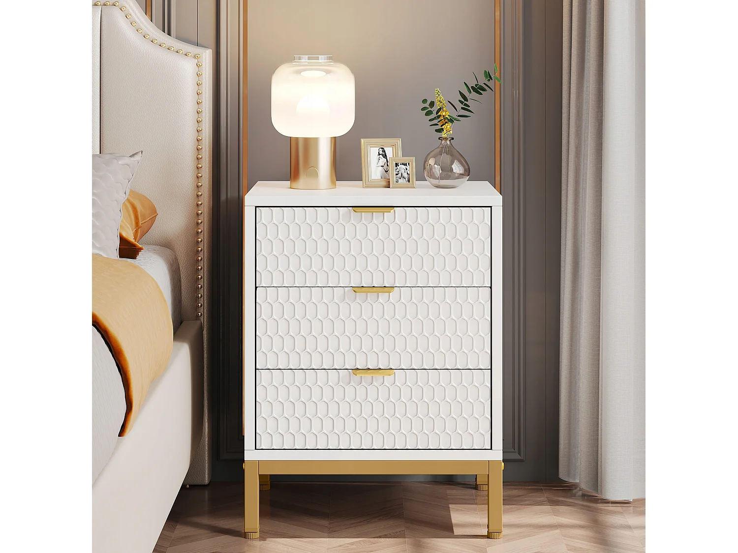 Tribesigns 25,75" hoog modern nachtkastje met 3 lades, eigentijdse bijzettafel met opbergruimte voor slaapkamer, woonkamer, wit en goud