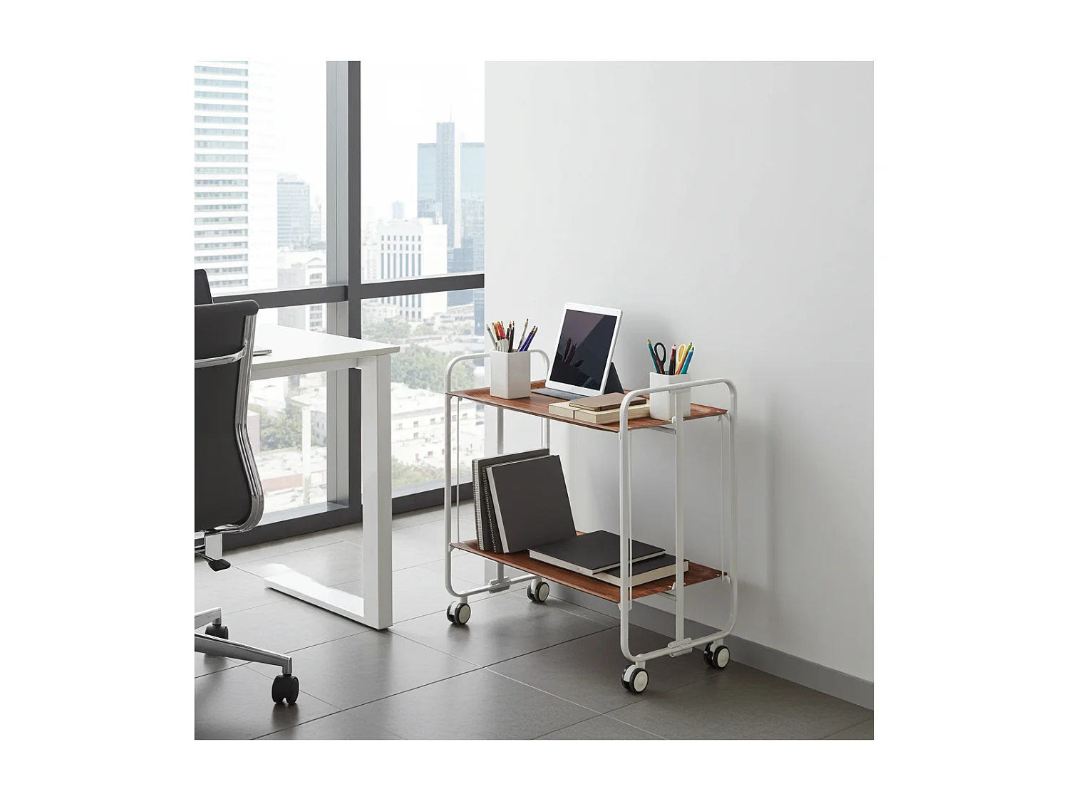 Carrito auxiliar plegable con ruedas - Estructura metálica gris, 2 estantes laminados color Cedro – 72*66*43 cm - BAUHAUS