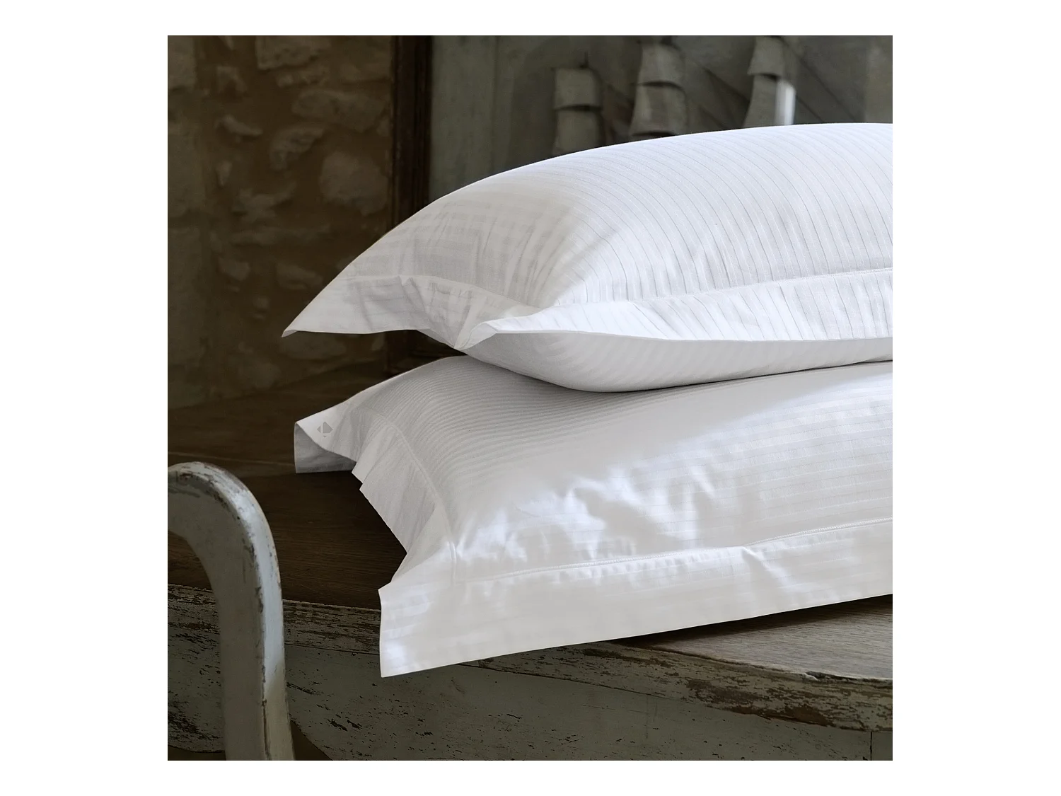 Parure de lit 280x240 cm set 50x70 satin CONCERTO rayures blanc Neige