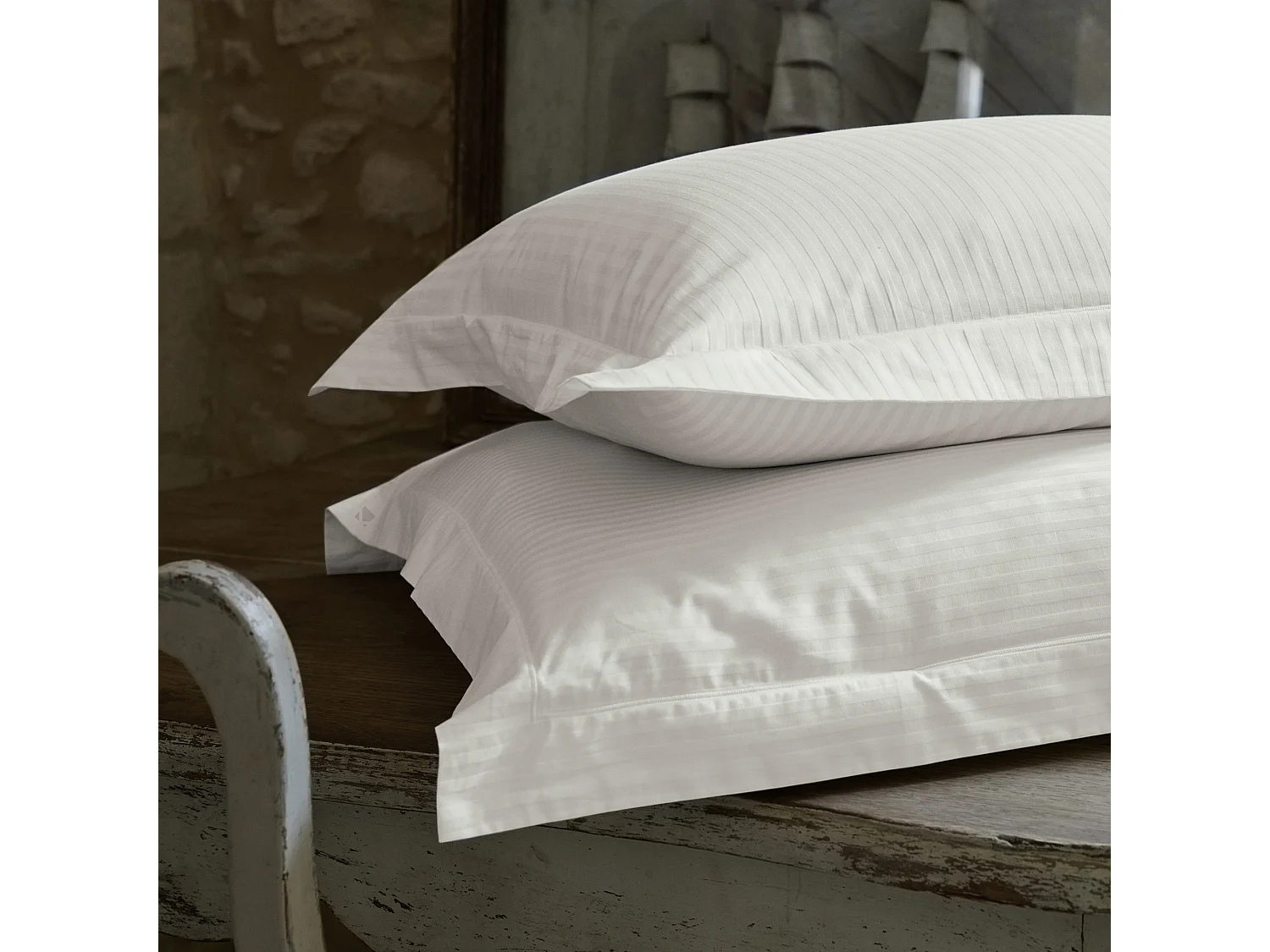 Parure de lit 280x240 cm set 50x70 satin CONCERTO rayures beige Craie