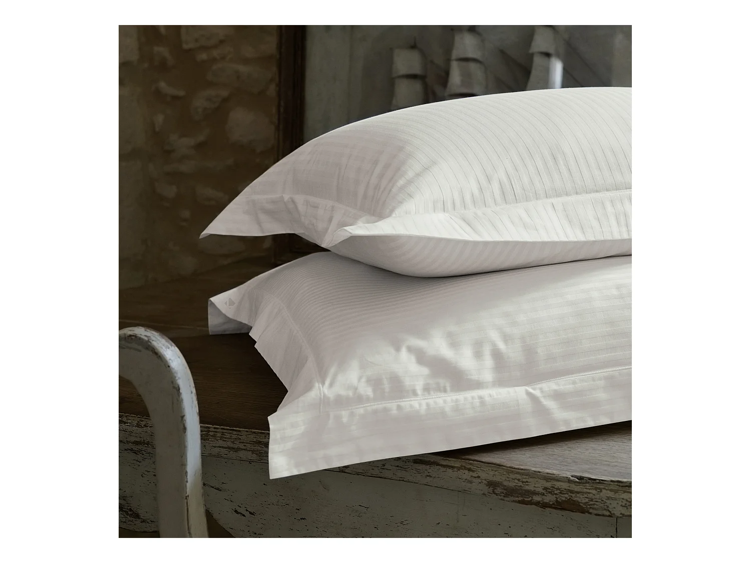 Parure de lit 280x240 cm set 50x70 satin CONCERTO rayures beige Craie