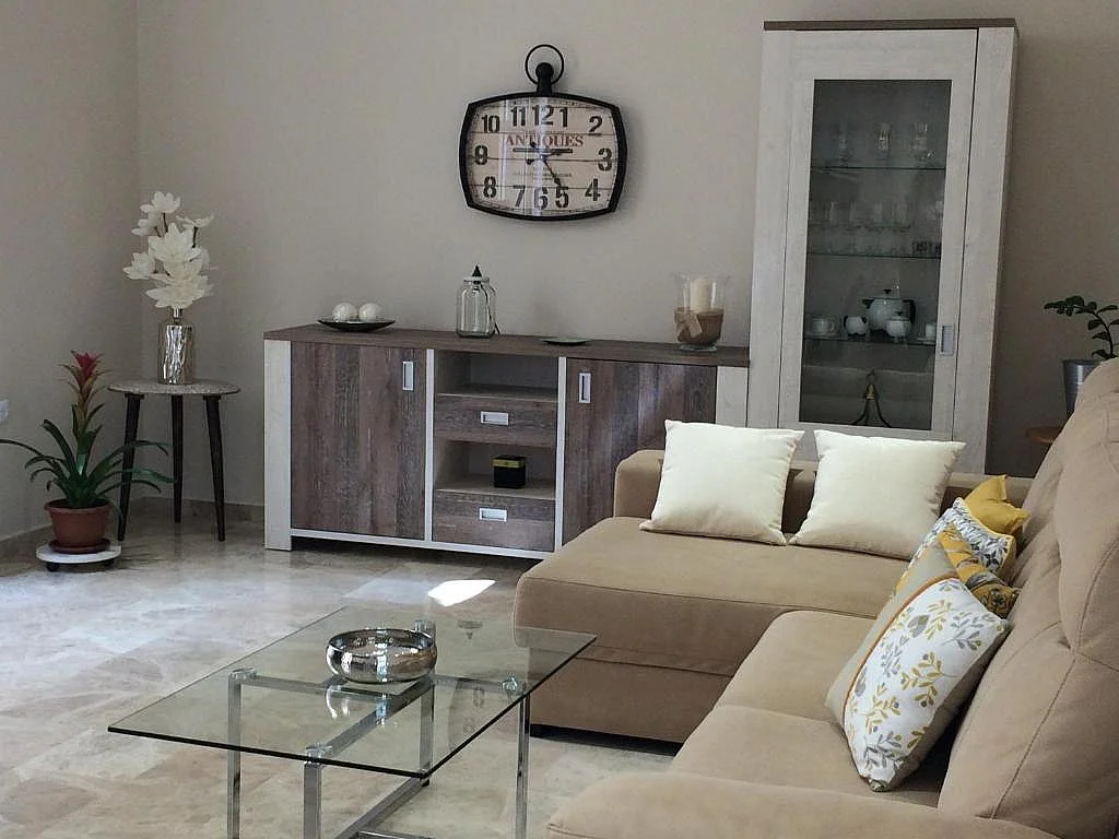 Mueble Aparador para Comedor | 2 Puertas y 2 Cajones | Acabado en Pino Decapado y Frentes de Pino | Medidas: 190 x 44 x 85 cm (Ancho x Fondo x Alto)